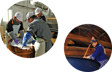 お酒を仕込む杜氏の様子